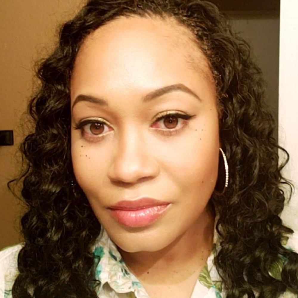 Meet your Posher, Angela